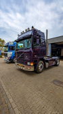 20251019-Tom-Holding-00306